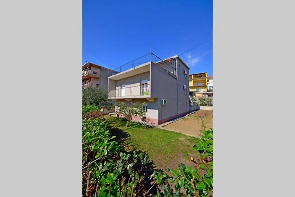 Adela Apartment In Split 0*,